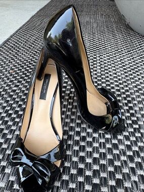 Ann Taylor Bow Patent heel